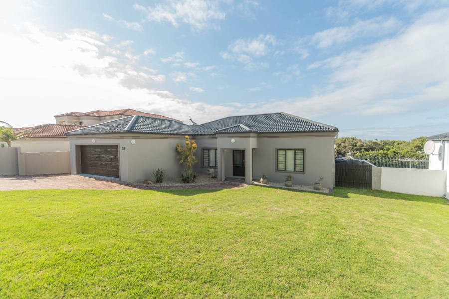 To Let 3 Bedroom Property for Rent in Lovemore Heights Estate Eastern Cape